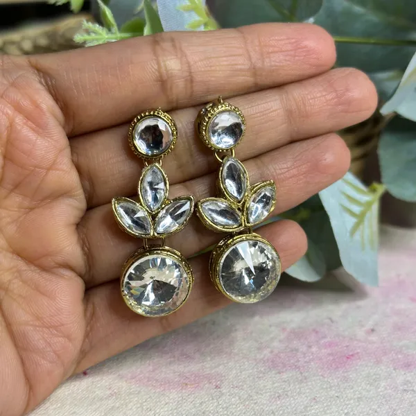 Kundan_And_Alloy_Earring_For_Women