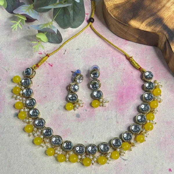 Traditional_Yellow_Pearl_Copper_Plated_Enamel_Crafted__Necklace_Set