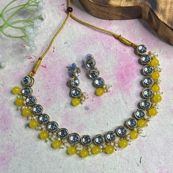 Traditional_Yellow_Pearl_Copper_Plated_Enamel_Crafted__Necklace_Set