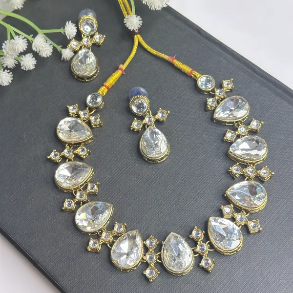 Copper_Plated_Kundan_Chokar_Necklace_Set_For_Women