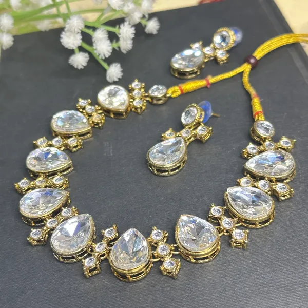 Copper_Plated_Kundan_Chokar_Necklace_Set_For_Women