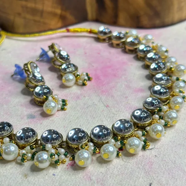 Traditional_White_Pearl_Copper_Plated_Enamel_Crafted__Necklace_Set