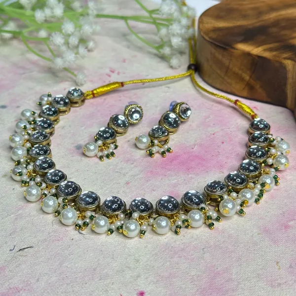 Traditional_White_Pearl_Copper_Plated_Enamel_Crafted__Necklace_Set