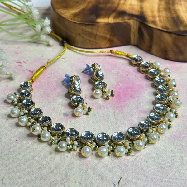 Traditional_White_Pearl_Copper_Plated_Enamel_Crafted__Necklace_Set