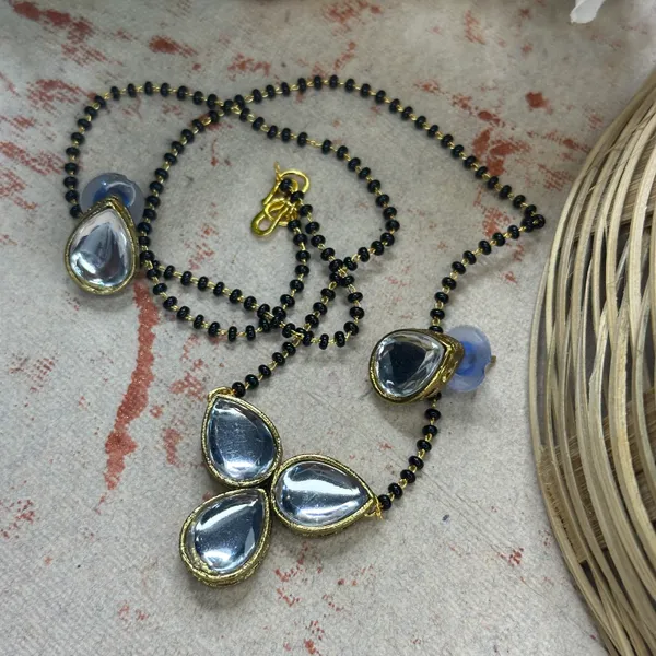 Gold_And_Black_Alloy_Jewellery_Set_For_Women