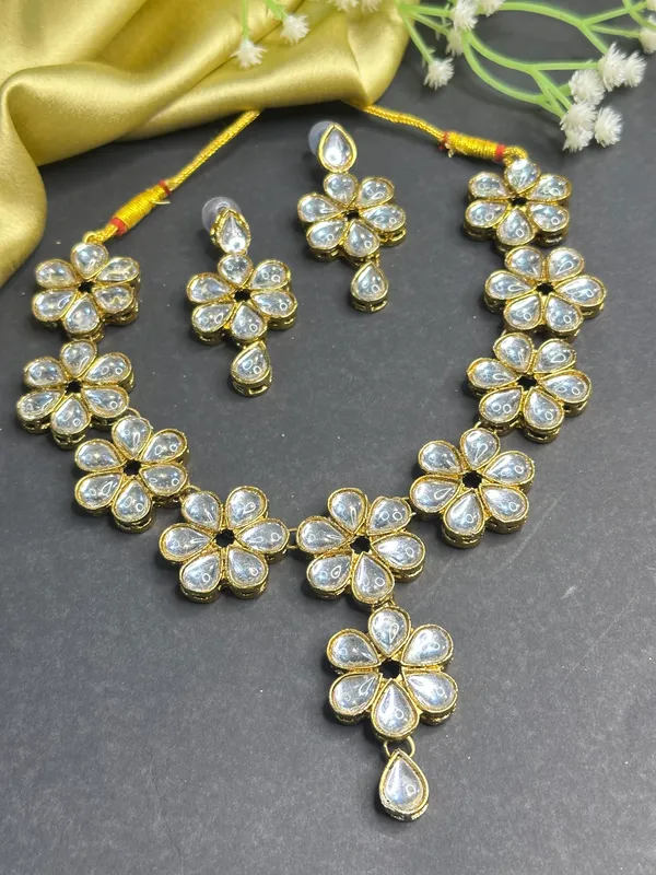 Gold_Alloy_Copper_Jewellery_Set_For_Women