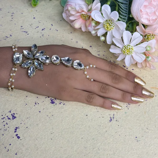 Gold_Alloy_Charm_Bracelet_For_Women