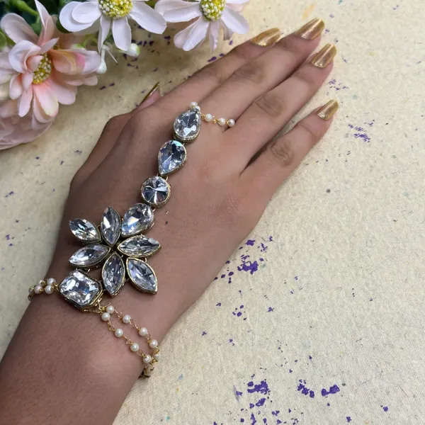 Gold_Alloy_Charm_Bracelet_For_Women