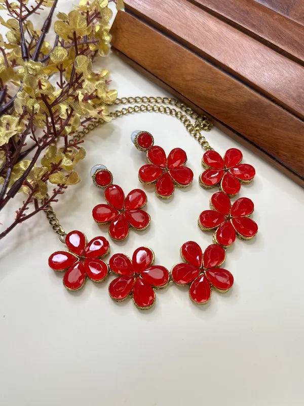Red_Alloy_Jewellery_Set_For_Women
