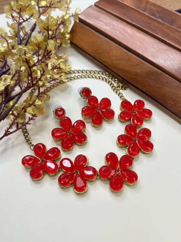 Red_Alloy_Jewellery_Set_For_Women