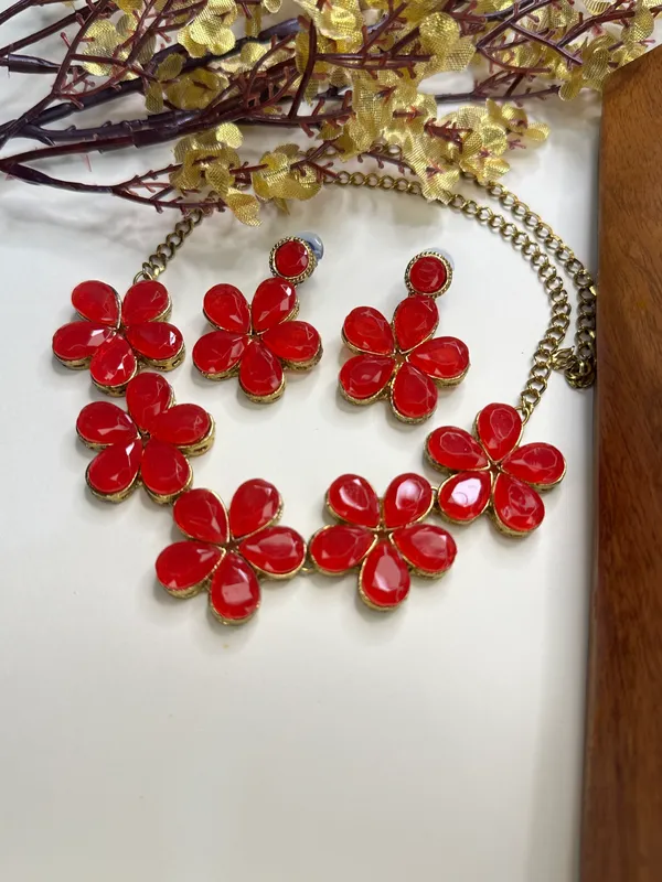 Red_Alloy_Jewellery_Set_For_Women