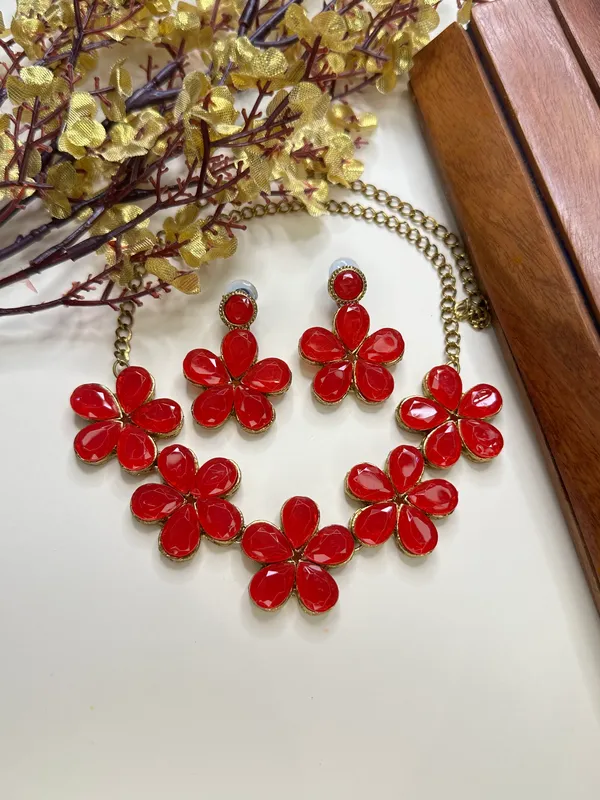 Red_Alloy_Jewellery_Set_For_Women