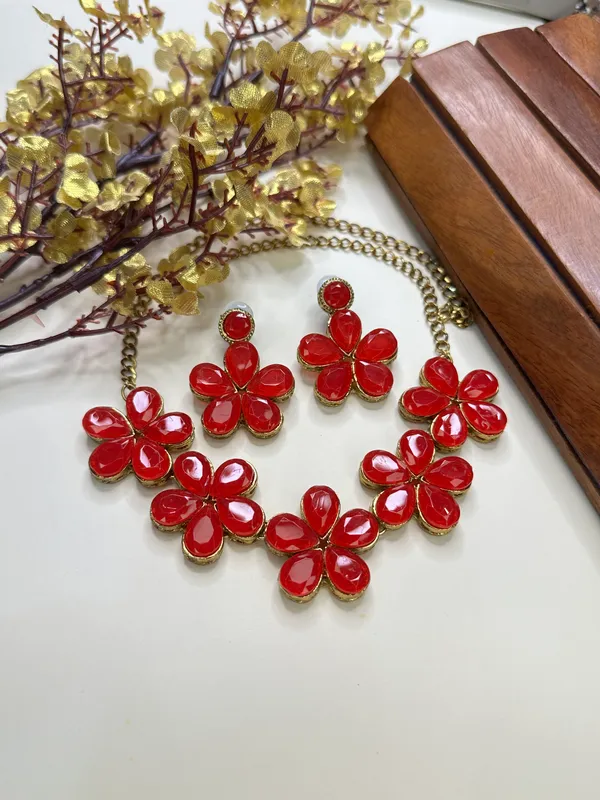Red_Alloy_Jewellery_Set_For_Women