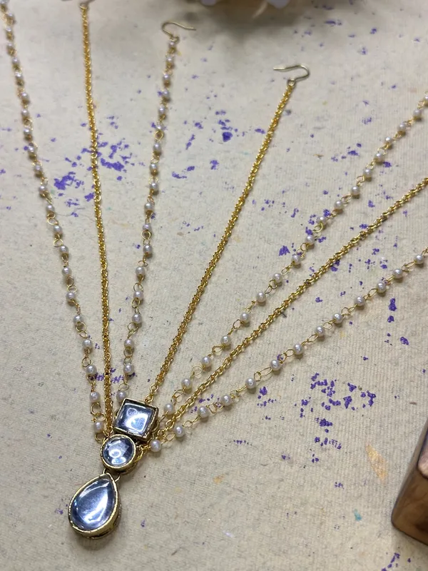 Gold_Alloy_Jewellery_Set_For_Women