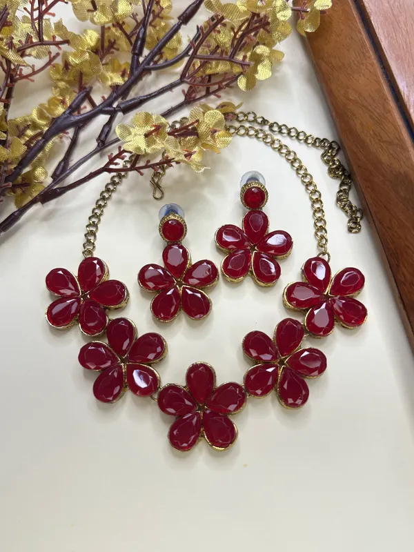 Maroon_Alloy_Jewellery_Set_For_Women