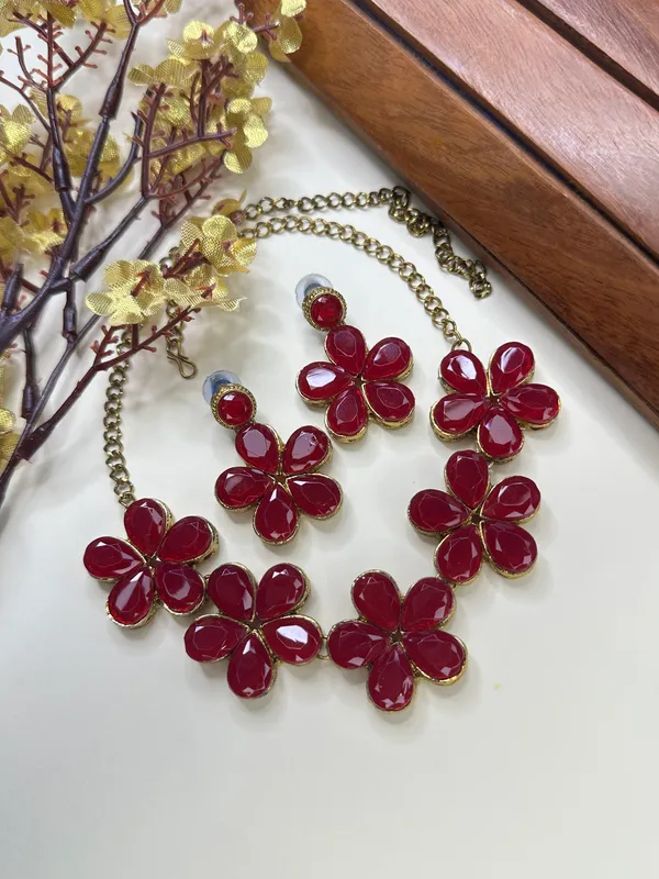 Maroon_Alloy_Jewellery_Set_For_Women