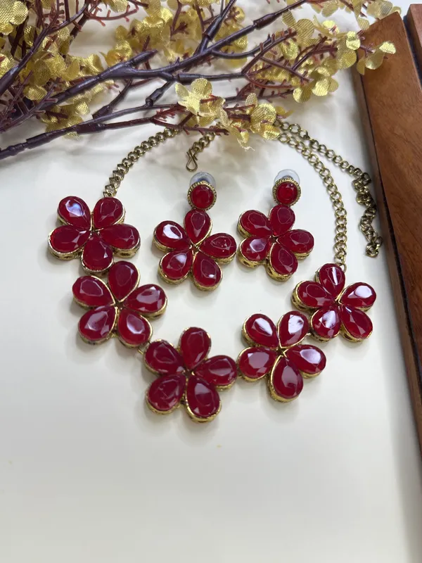 Maroon_Alloy_Jewellery_Set_For_Women