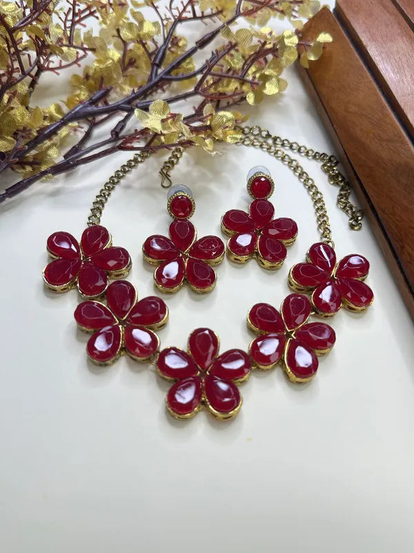 Maroon_Alloy_Jewellery_Set_For_Women