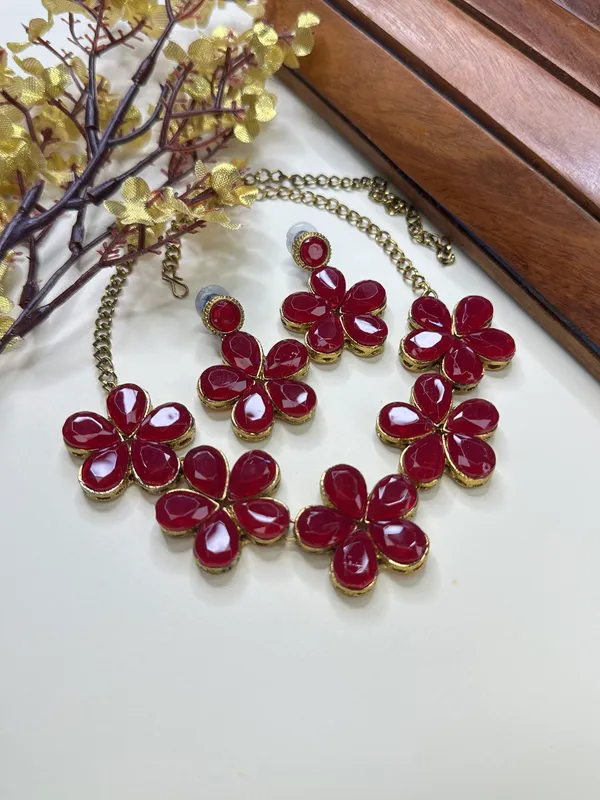 Maroon_Alloy_Jewellery_Set_For_Women