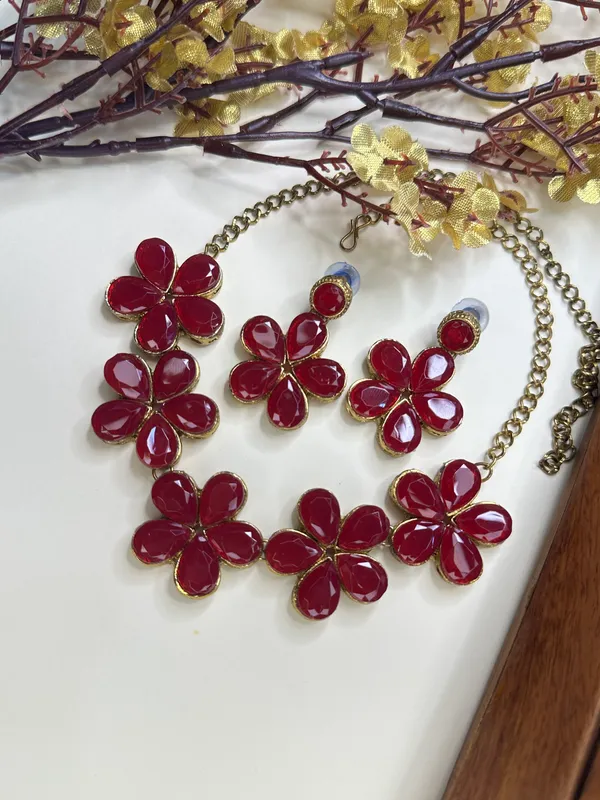 Maroon_Alloy_Jewellery_Set_For_Women