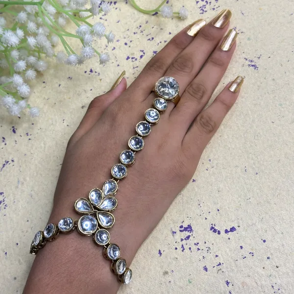 Gold_Alloy_Charm_Bracelet_For_Women