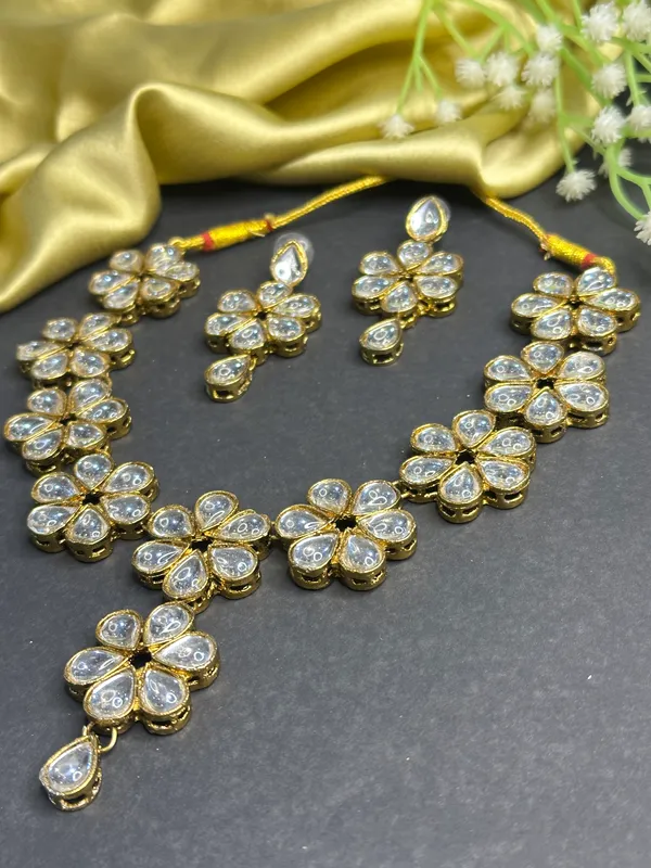 Traditional_Copper_Plated_Pachi_Enamel_Crafted_Flower_Necklace