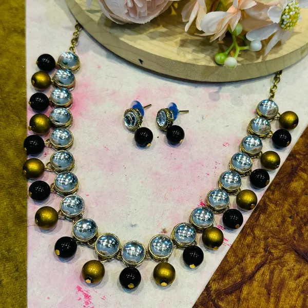 Gold_Black_Alloy_Copper_Jewellery_Set_For_Women