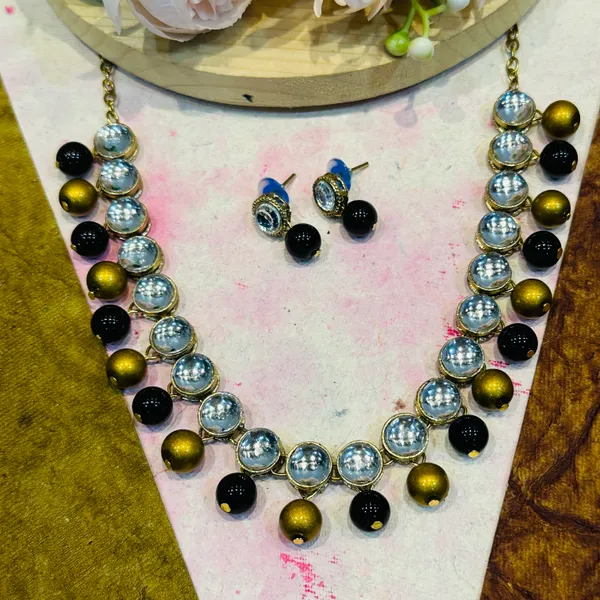 Gold_Black_Alloy_Copper_Jewellery_Set_For_Women