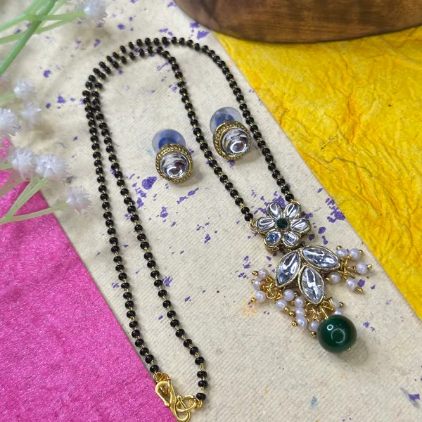 Ebiya_Elegant_Kundan_Mangalsutra_For_Women