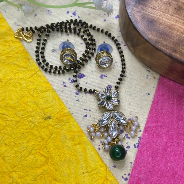 Ebiya_Elegant_Kundan_Mangalsutra_For_Women