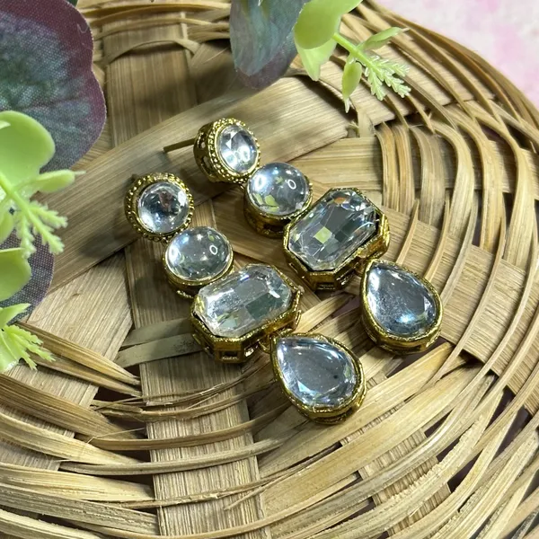 Kundan_And_Alloy_Earring_For_Women