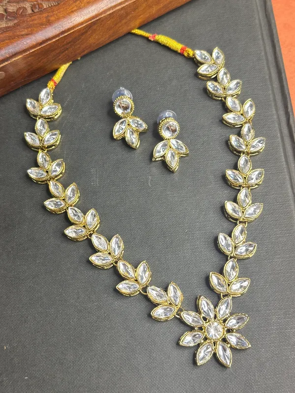 Copper_Plated_Twinkling_Leaves_Necklace