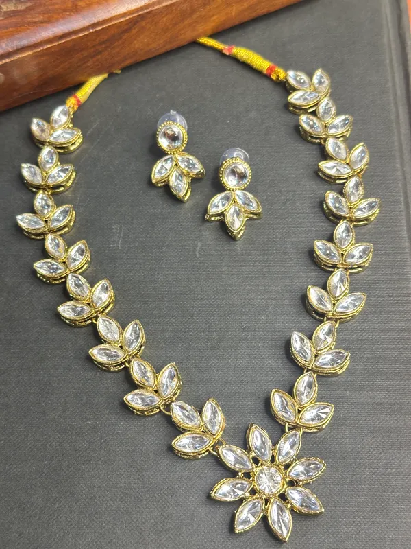 Copper_Plated_Twinkling_Leaves_Necklace