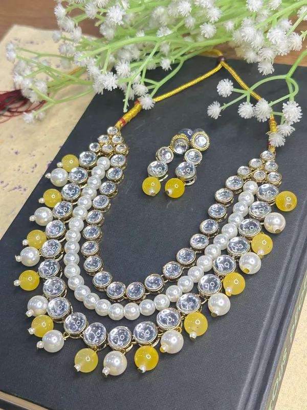 Yellow_Kundan_And_Alloy_Jewellery_Set_For_Women_|_Necklace_And_Earings