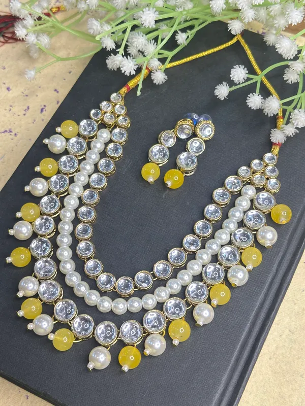 Yellow_Kundan_And_Alloy_Jewellery_Set_For_Women_|_Necklace_And_Earings