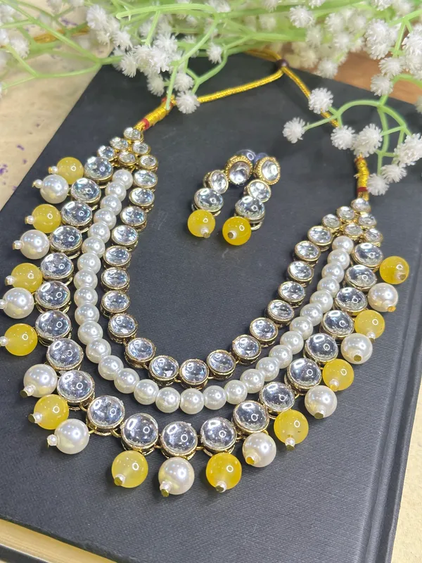 Yellow_Kundan_And_Alloy_Jewellery_Set_For_Women_|_Necklace_And_Earings