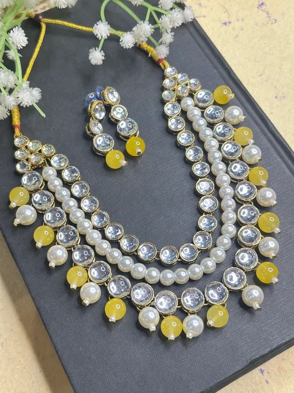 Yellow_Kundan_And_Alloy_Jewellery_Set_For_Women_|_Necklace_And_Earings