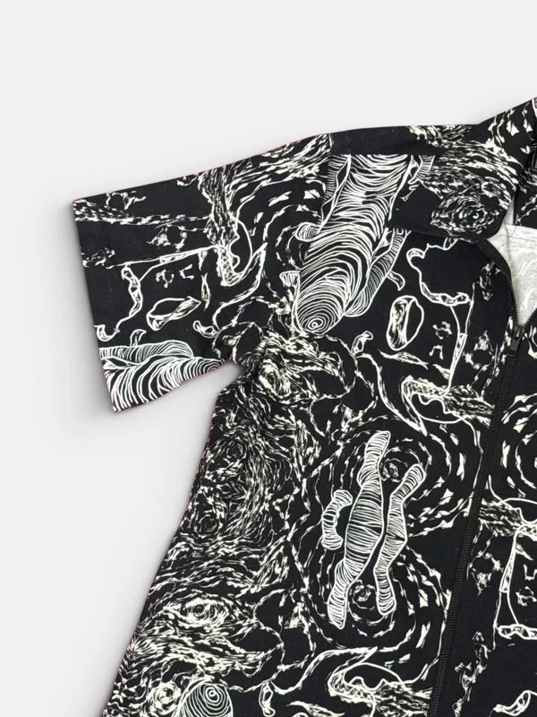 SASA_BEYOND_THE_EYE_BLACK_ZIPPER_SHIRT_