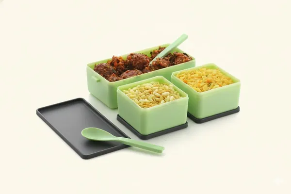 Plastic_Double_Decker_Lunch_Box_With_Cutlery