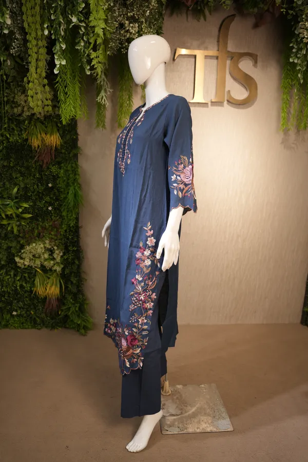 Royal_Blue_Cotton_Suit_With_Dupatta_For_Women