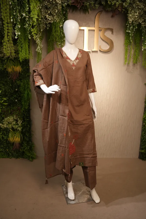Chocolate_Brown_Cotton_Suit_With_Dupatta_For_Women
