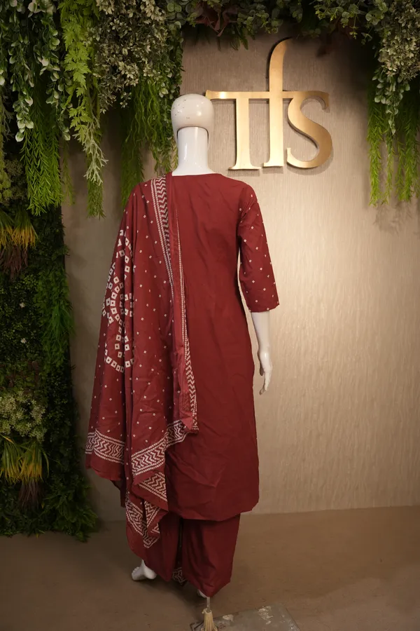Maroon_Cotton_Bandhani_Suit_With_Bandhani_Printed_Dupatta_For_Women