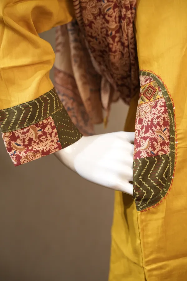 Yellow_Cotton_Printed_Suit_With_Dupatta_For_Women