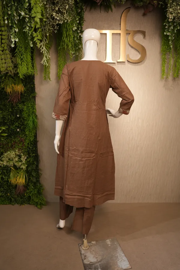 Chocolate_Brown_Cotton_Suit_With_Dupatta_For_Women