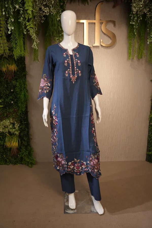 Royal_Blue_Cotton_Suit_With_Dupatta_For_Women