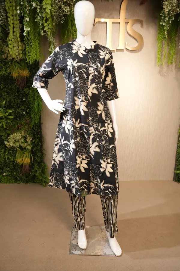 Black_Cotton_Suit_For_Women