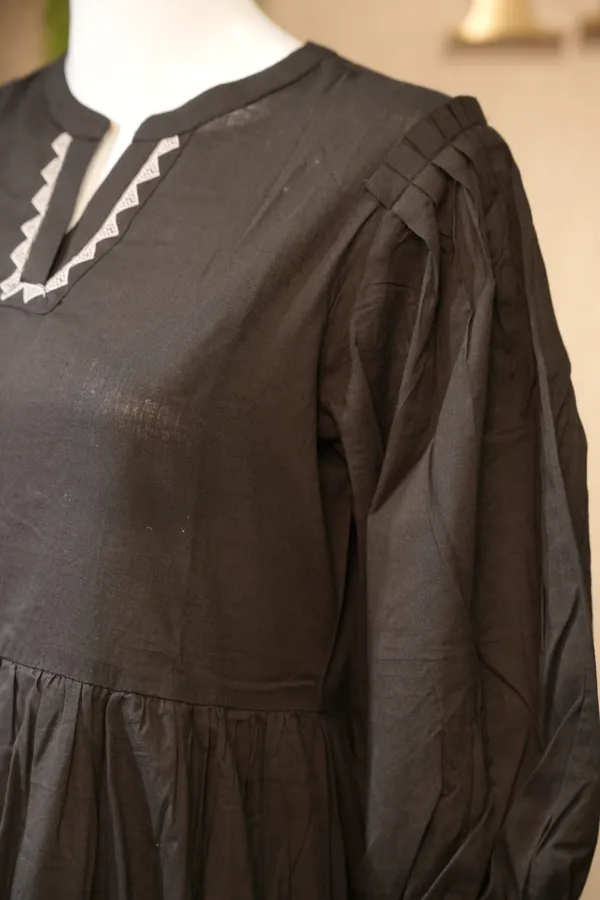 Black_Cotton_Kurti_For_Women