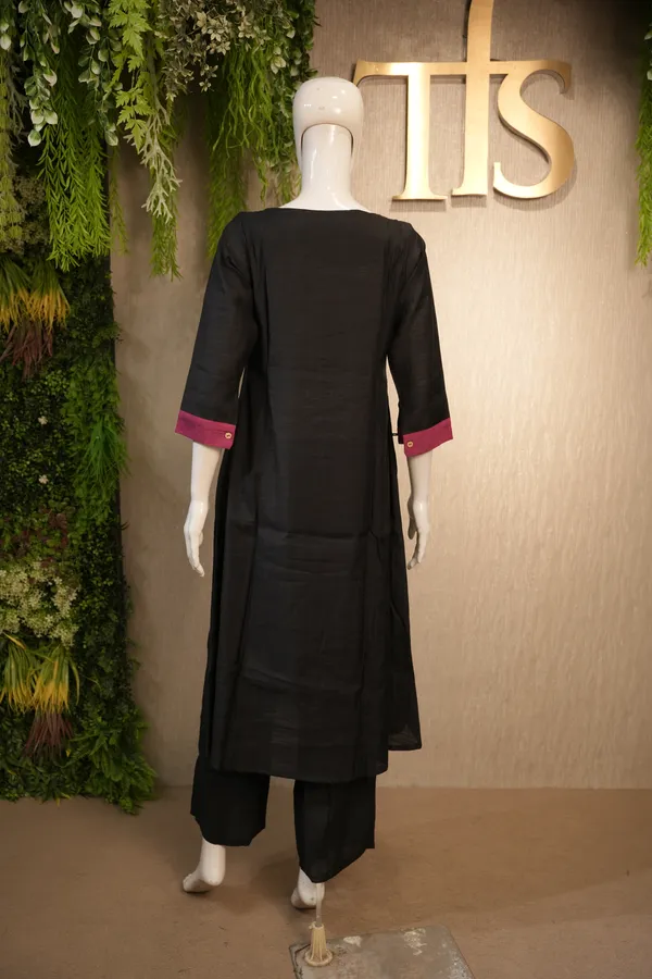 Black_Cotton_Suit_For_Women