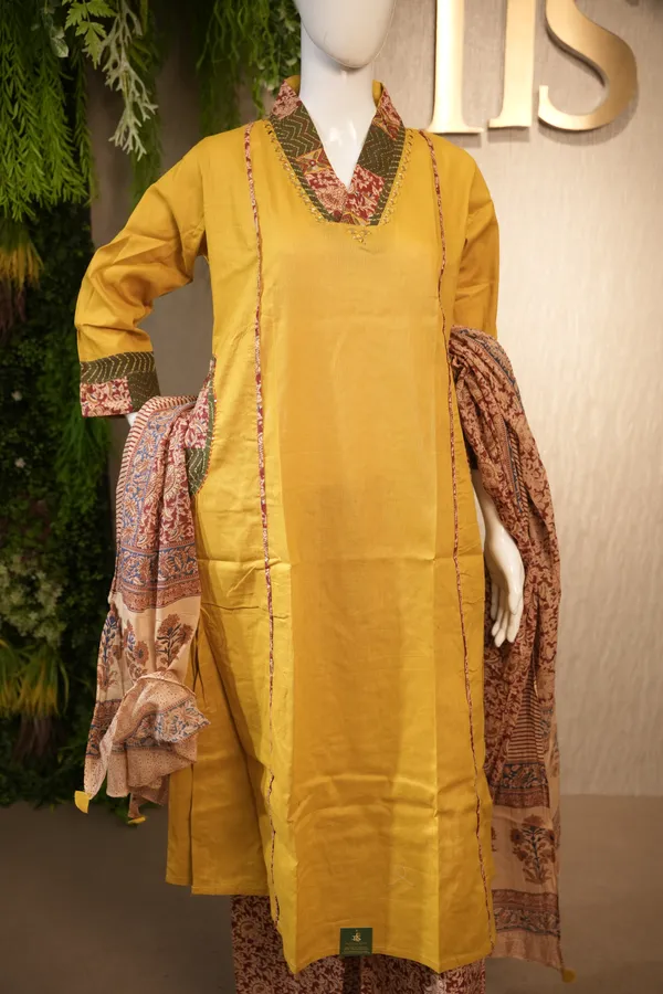 Yellow_Cotton_Printed_Suit_With_Dupatta_For_Women