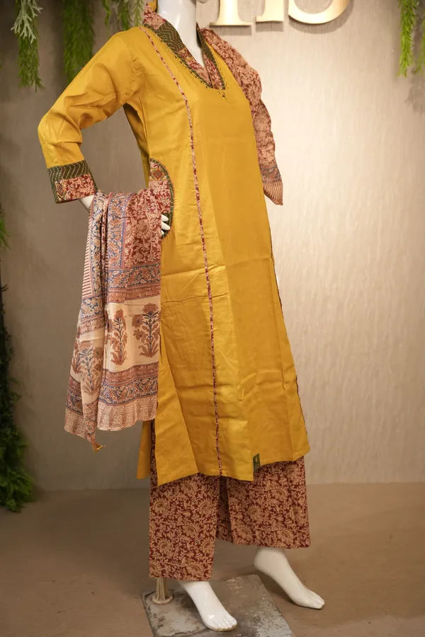 Yellow_Cotton_Printed_Suit_With_Dupatta_For_Women